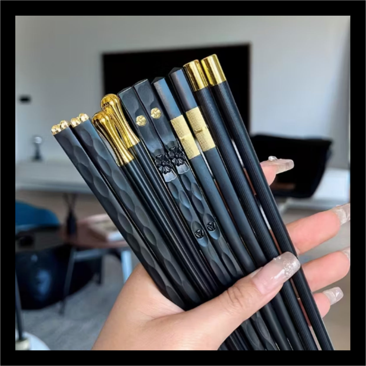 Chop Sticks - Black and Gold (5prs) ME023