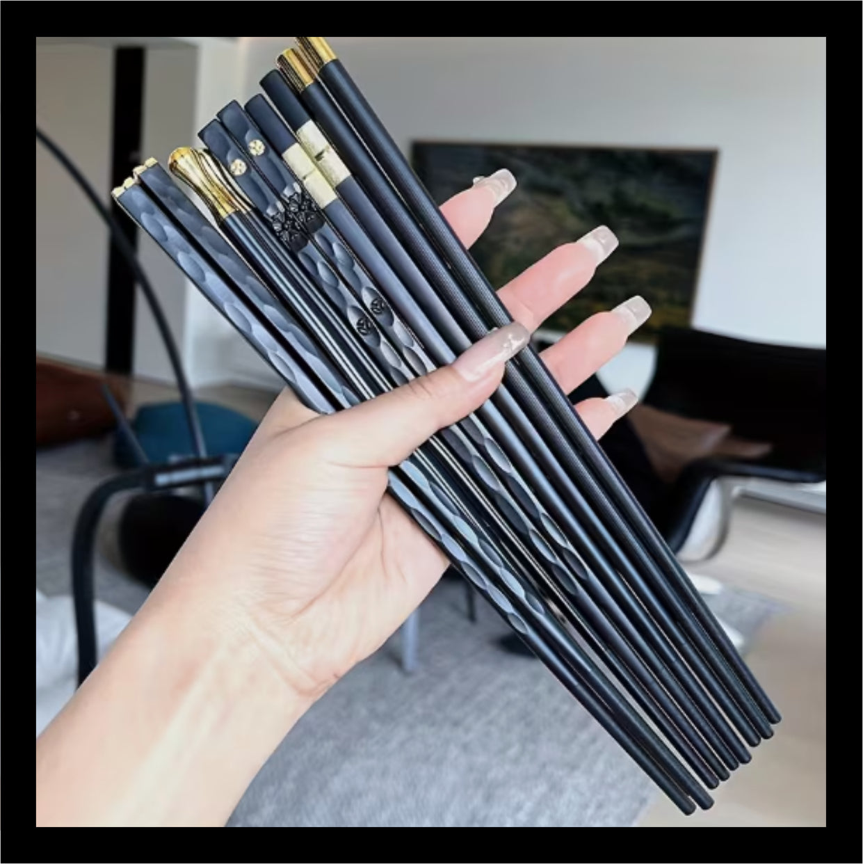 Chop Sticks - Black and Gold (5prs) ME023